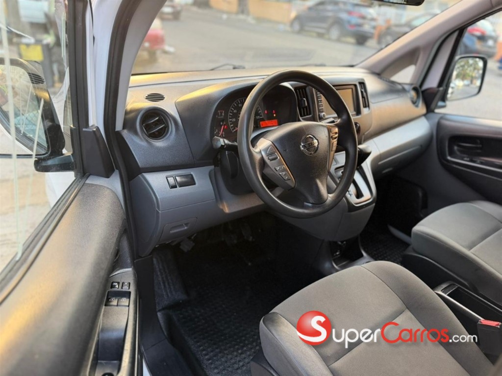 2020 Nissan NV 200 — foto 7 / 9