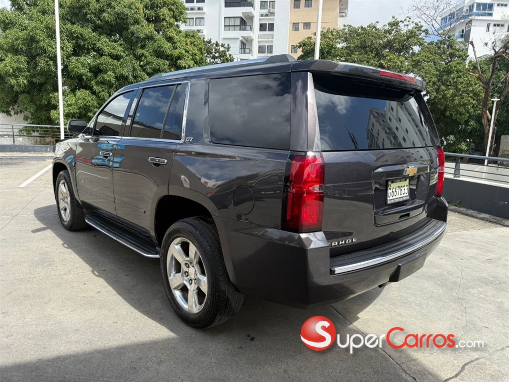 2016 Chevrolet Tahoe LTZ — foto 10 / 10