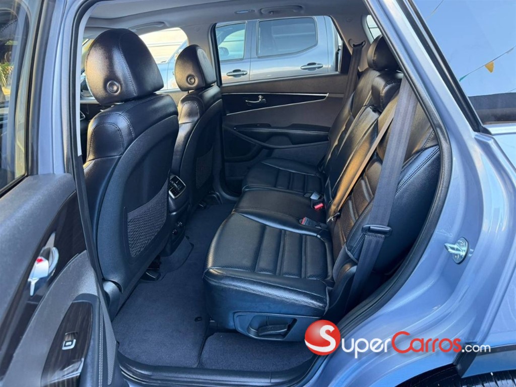 2020 Kia Sorento EX — foto 8 / 12