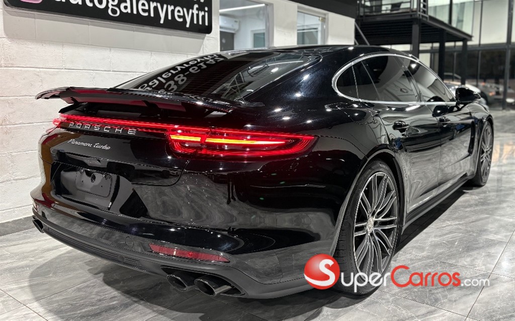 2018 Porsche Panamera Turbo S — foto 7 / 12