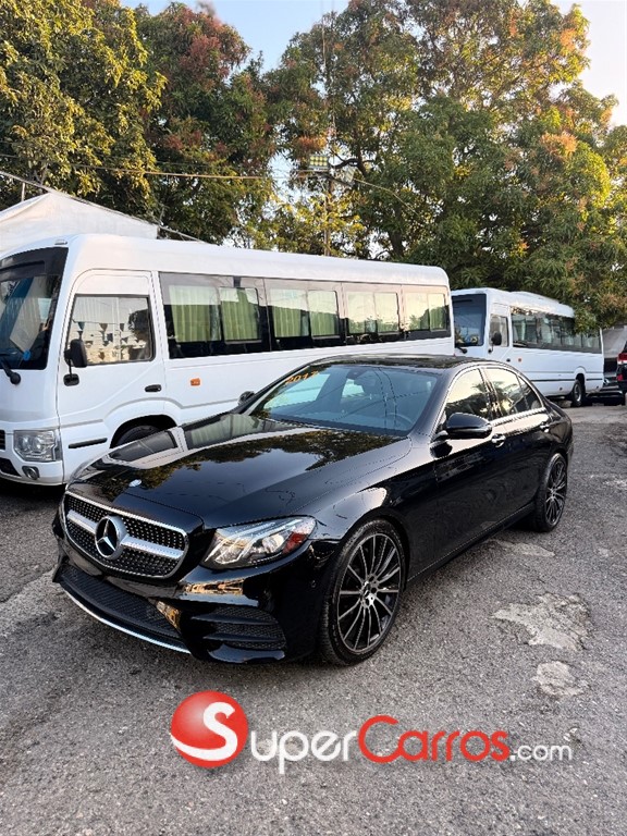 2017 Mercedes-Benz Clase E 300