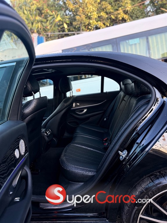 2017 Mercedes-Benz Clase E 300 — foto 9 / 12