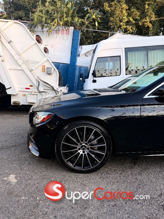 2017 Mercedes-Benz Clase E 300 — foto 11 / 12