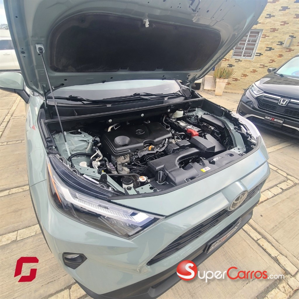 2022 Toyota RAV4 XLE — foto 2 / 10