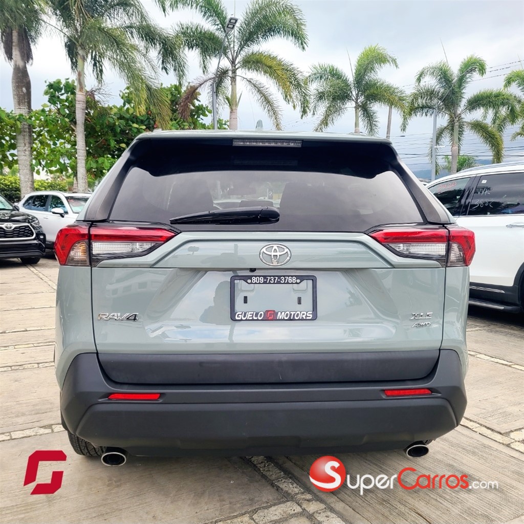 2022 Toyota RAV4 XLE — foto 8 / 10