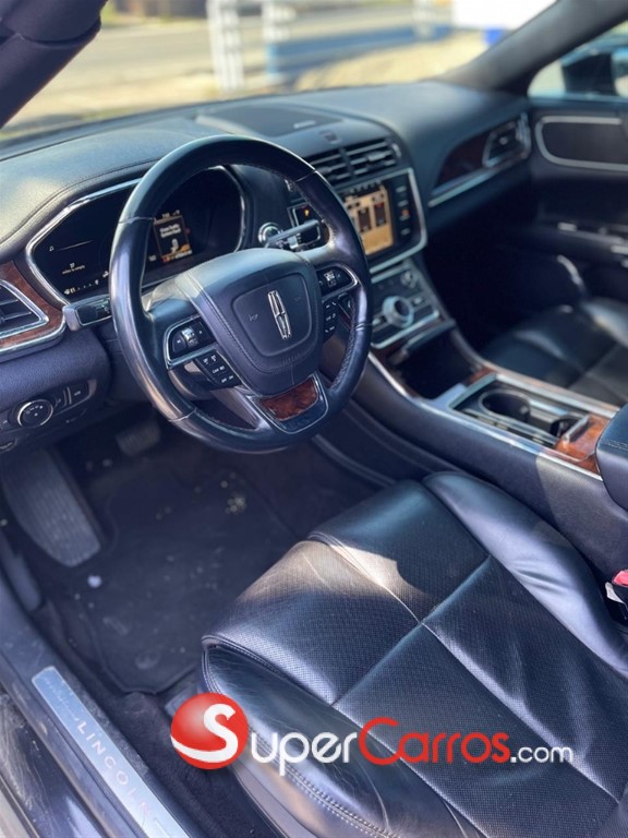 2018 Lincoln Continental — foto 2 / 5