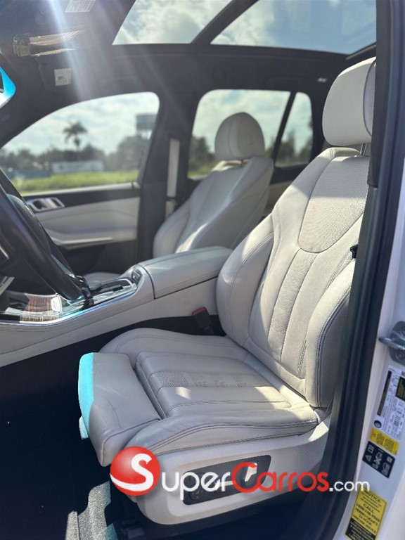 2020 BMW X 5 40i — foto 8 / 11