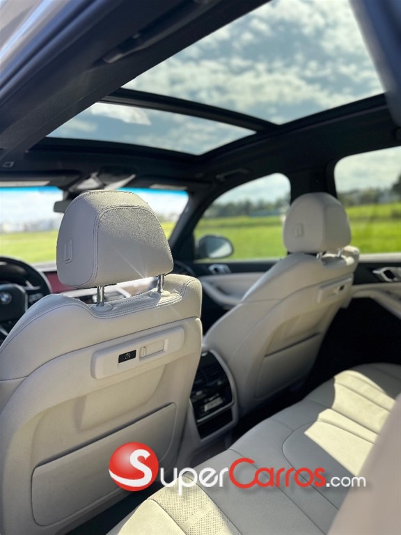 2020 BMW X 5 40i — foto 9 / 11