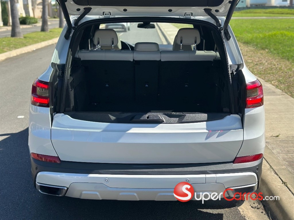 2020 BMW X 5 40i — foto 11 / 11