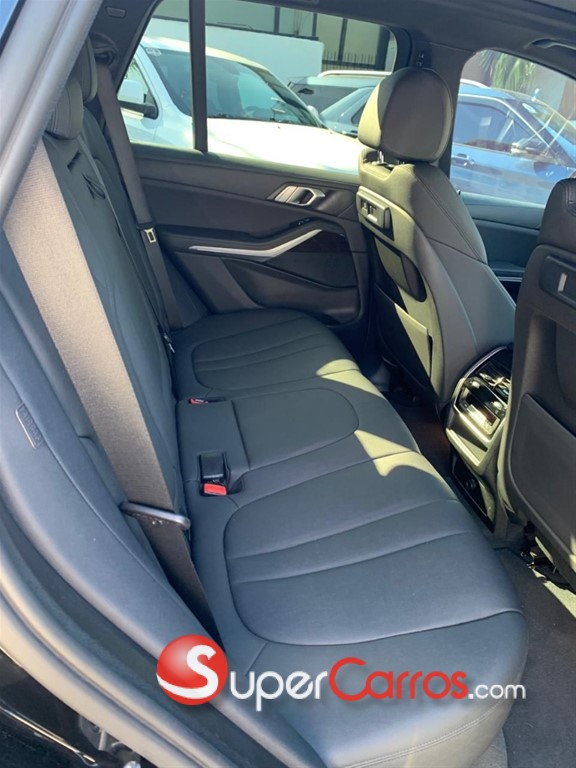 2021 BMW X 5 40i — foto 5 / 10