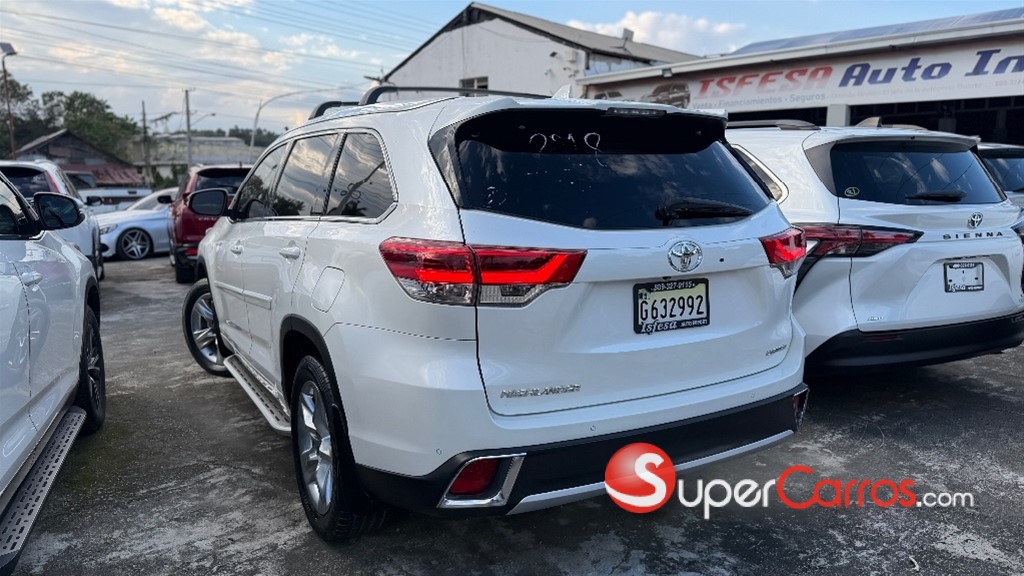 2018 Toyota Highlander Limited — foto 4 / 9