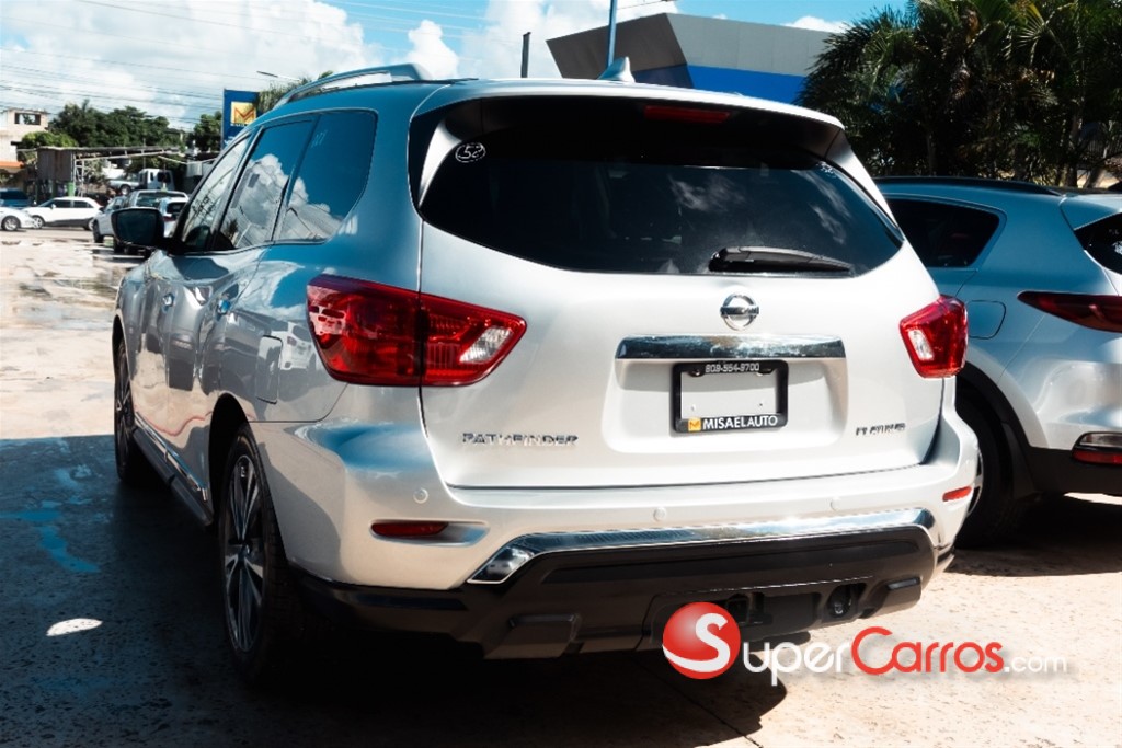 2020 Nissan Pathfinder Platinum — foto 5 / 12