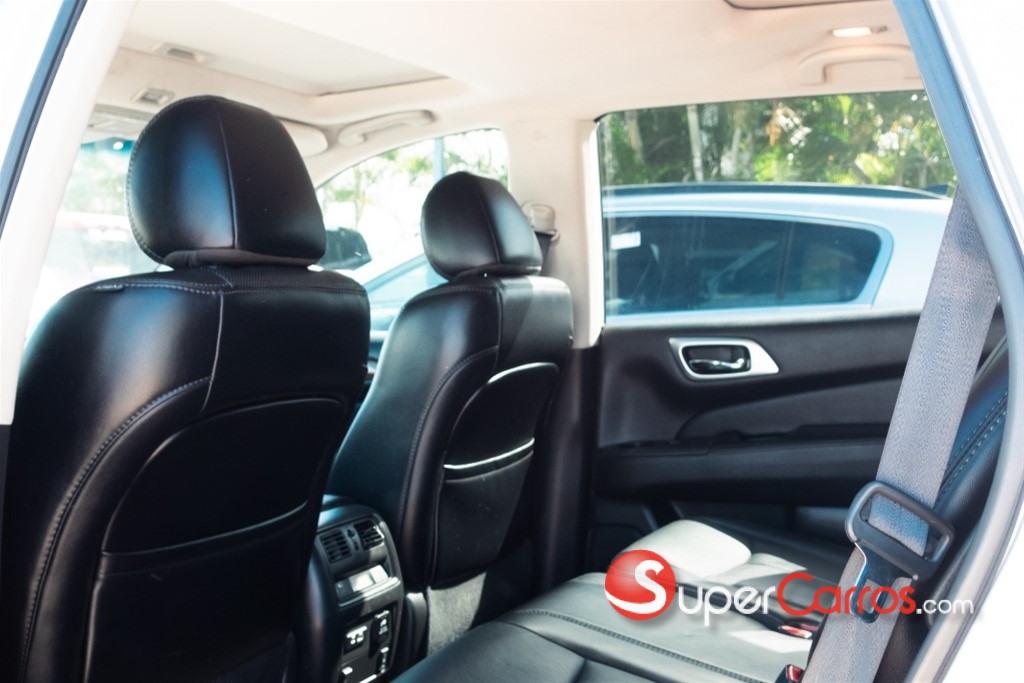 2020 Nissan Pathfinder Platinum — foto 10 / 12