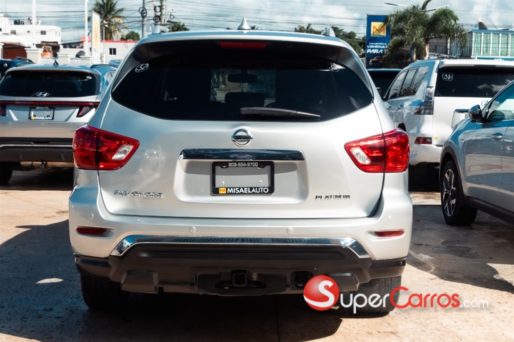 2020 Nissan Pathfinder Platinum — foto 11 / 12