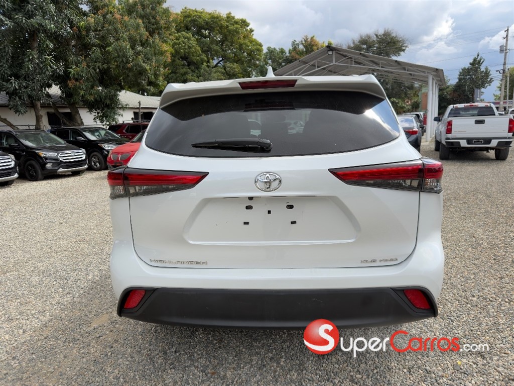 2022 Toyota Highlander XLE — foto 6 / 9