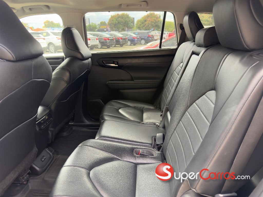 2022 Toyota Highlander XLE — foto 8 / 9