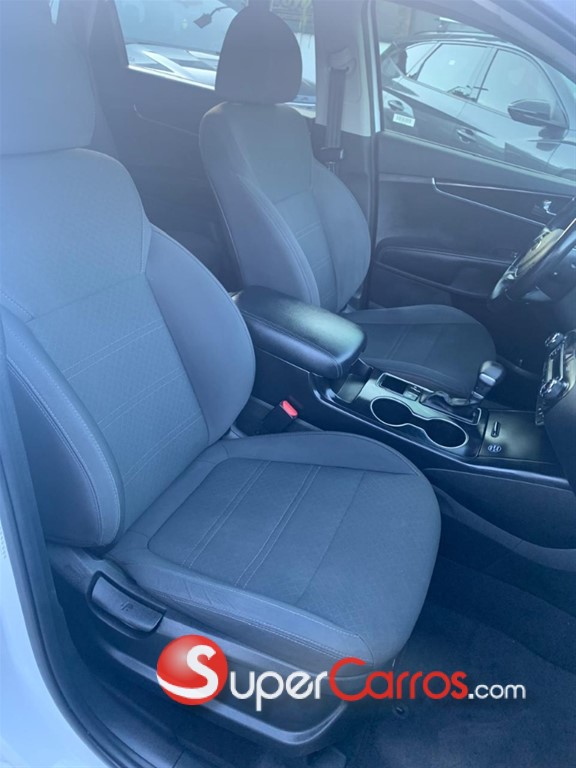 2020 Kia Sorento LX — foto 7 / 12