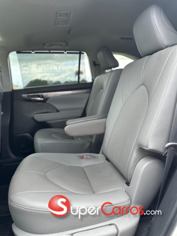 2022 Toyota Highlander Limited — foto 8 / 12
