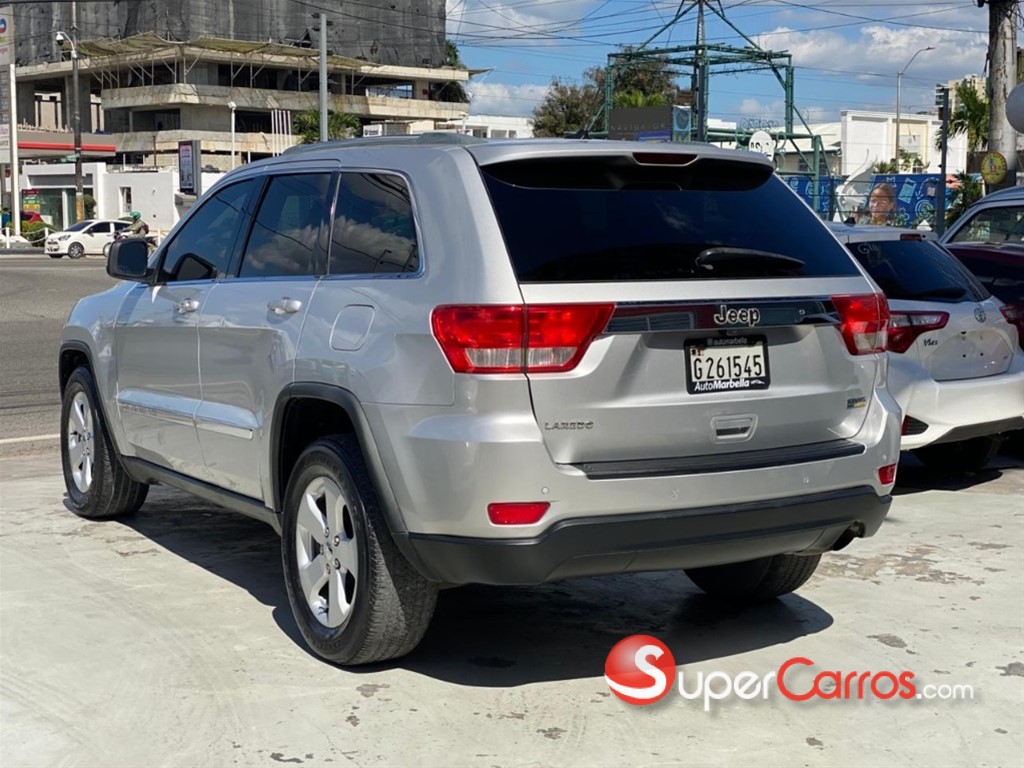 2011 Jeep Grand Cherokee Laredo — foto 2 / 10