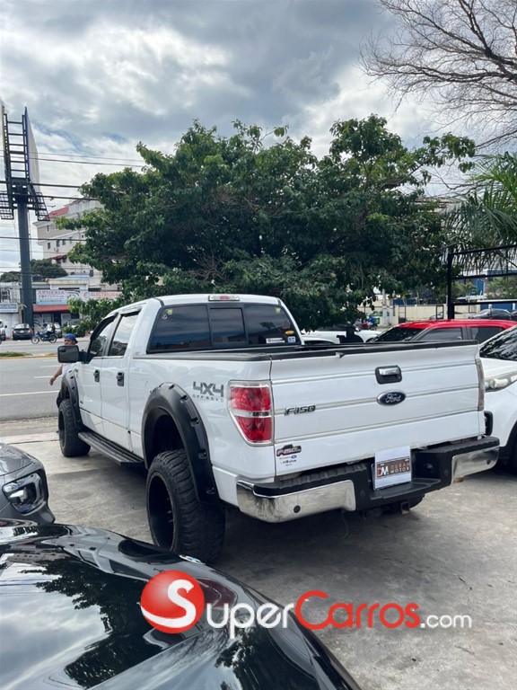 2013 Ford F 150 Limited — foto 9 / 10