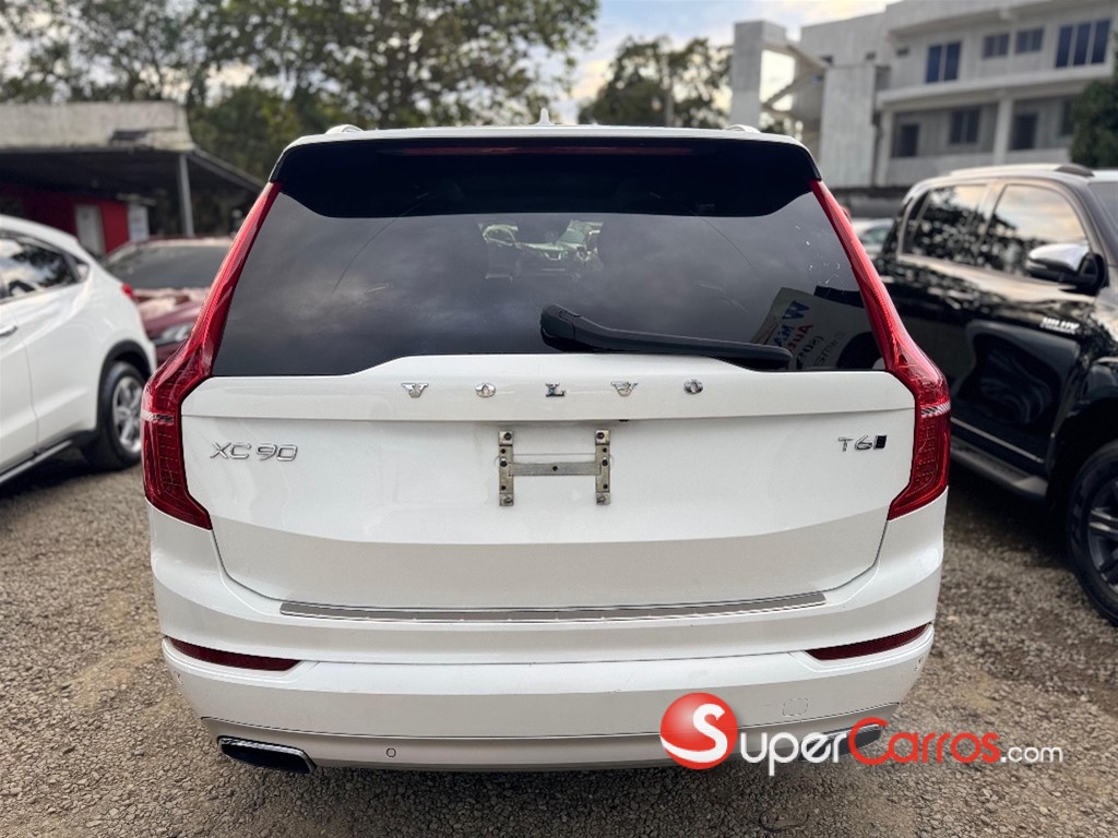 2020 Volvo XC90 Momentum T6 — foto 5 / 12