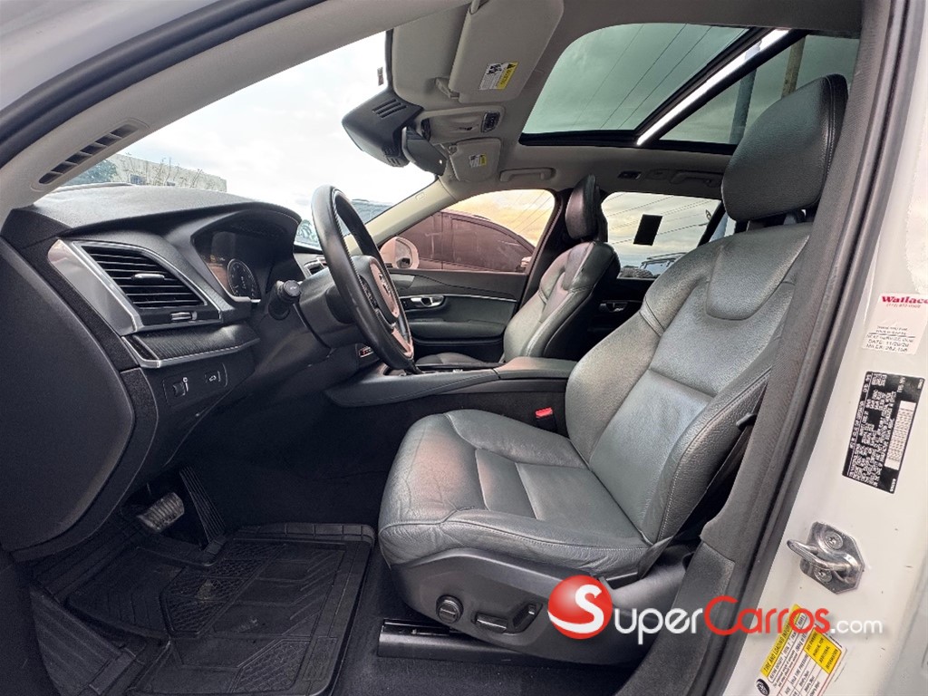 2020 Volvo XC90 Momentum T6 — foto 10 / 12