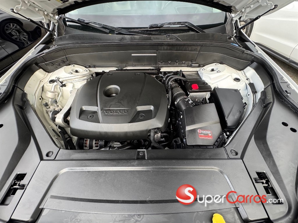 2020 Volvo XC90 Momentum T6 — foto 12 / 12