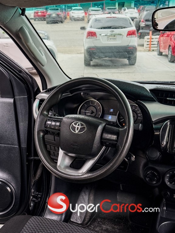 2017 Toyota Hilux — foto 5 / 11