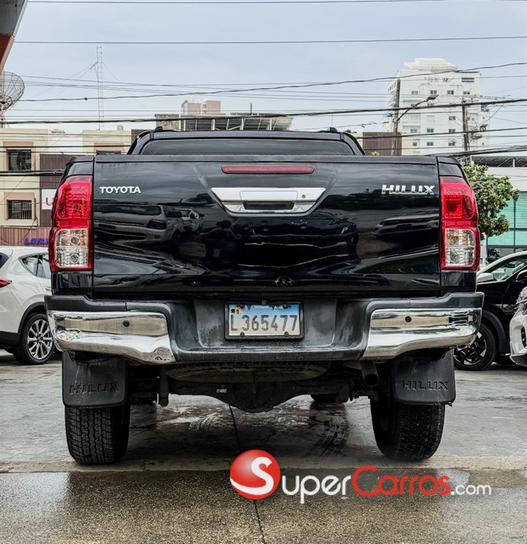 2017 Toyota Hilux — foto 10 / 11