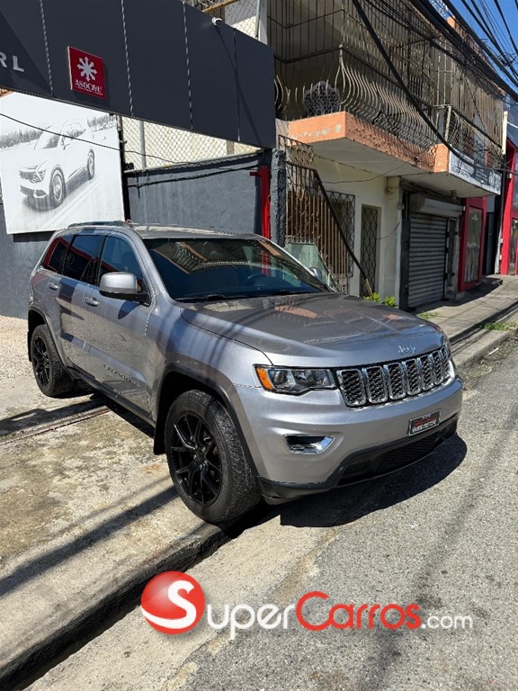 2018 Jeep Cherokee Laredo — foto 2 / 10