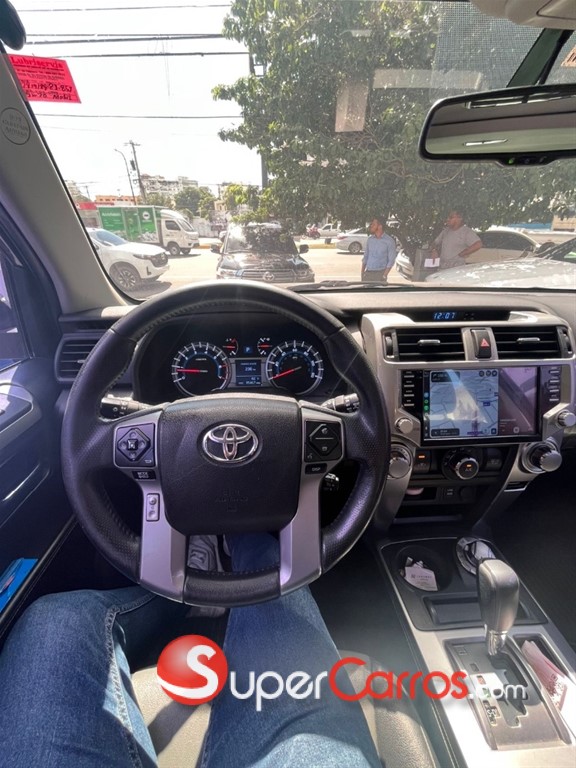 2017 Toyota 4 Runner SR5 Premium — foto 4 / 11