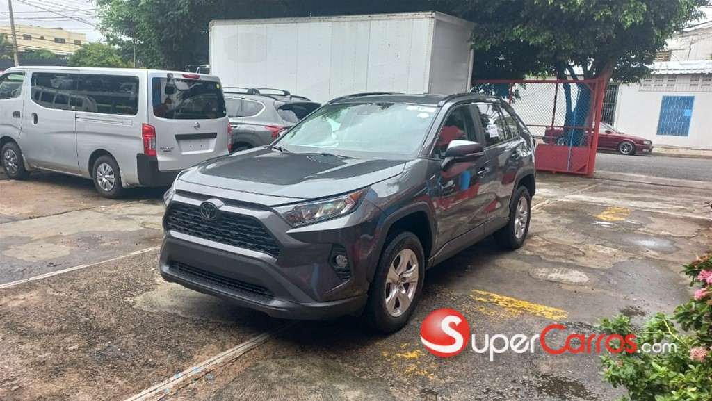2021 Toyota RAV4 XLE — foto 2 / 12