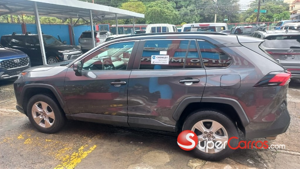 2021 Toyota RAV4 XLE — foto 5 / 12