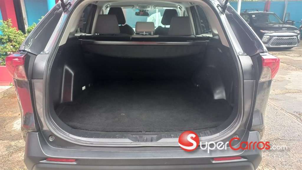 2021 Toyota RAV4 XLE — foto 7 / 12