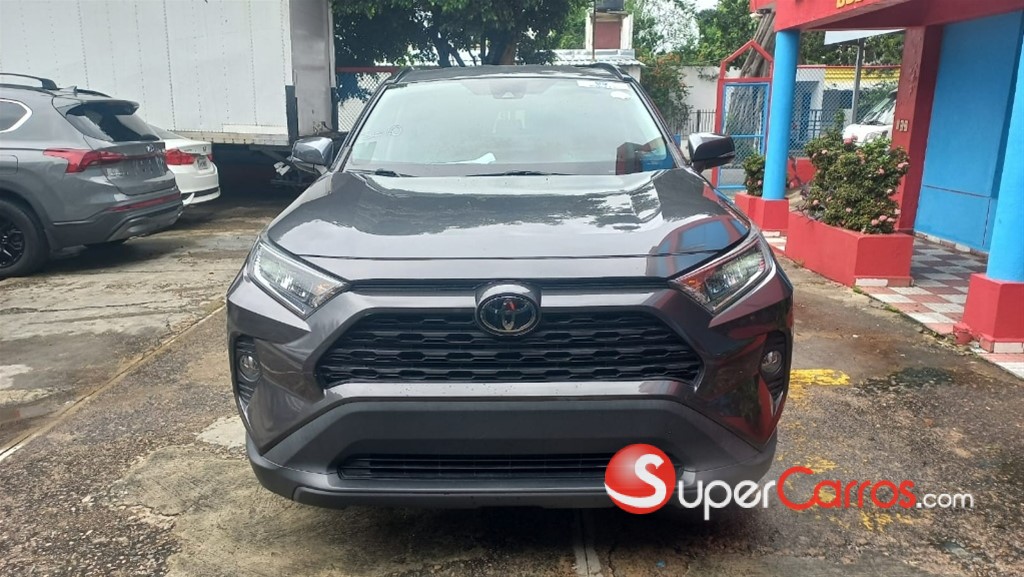 2021 Toyota RAV4 XLE — foto 8 / 12