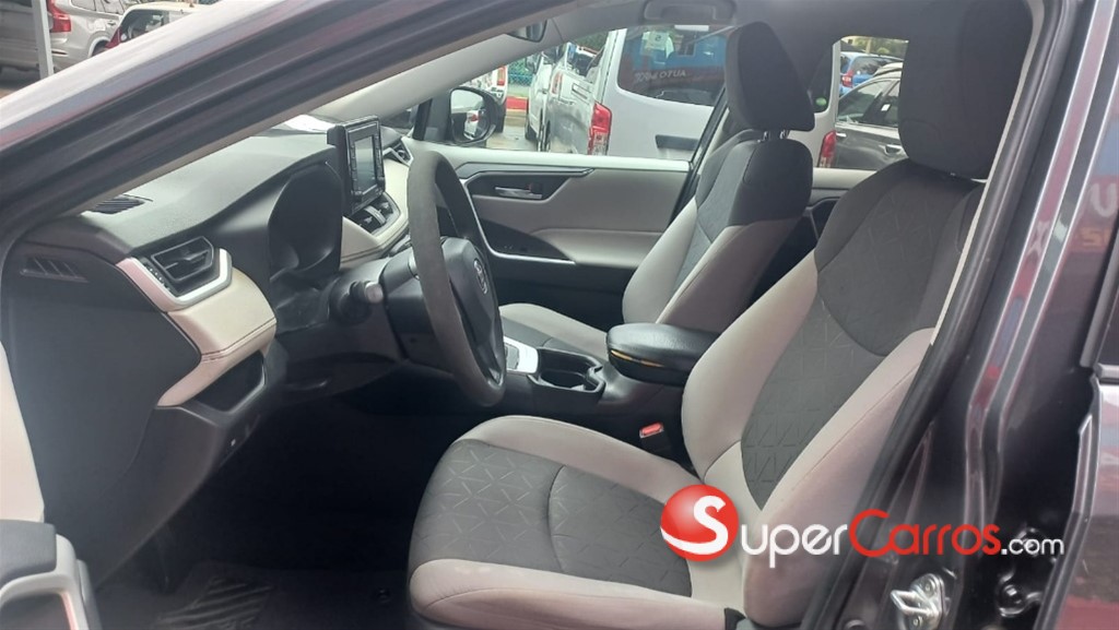 2021 Toyota RAV4 XLE — foto 10 / 12