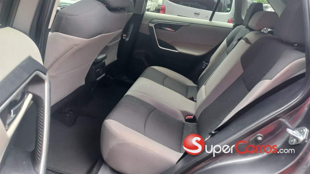 2021 Toyota RAV4 XLE — foto 11 / 12