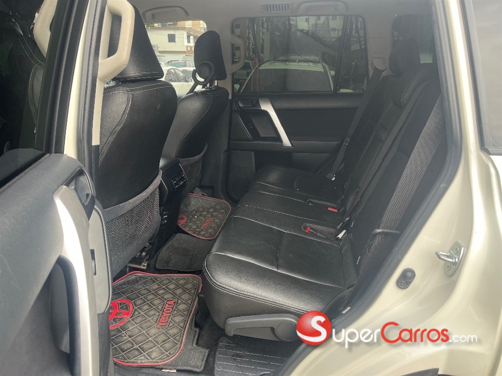 2020 Toyota Land Cruiser Prado TXL — foto 8 / 10