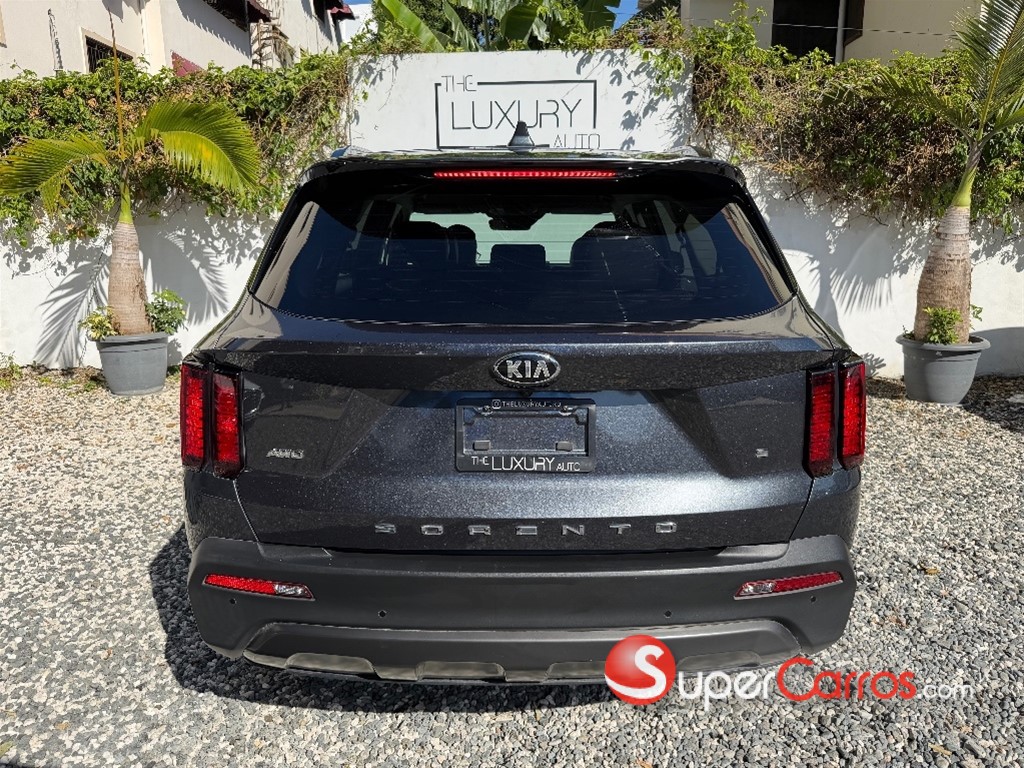 2021 Kia Sorento S — foto 3 / 9