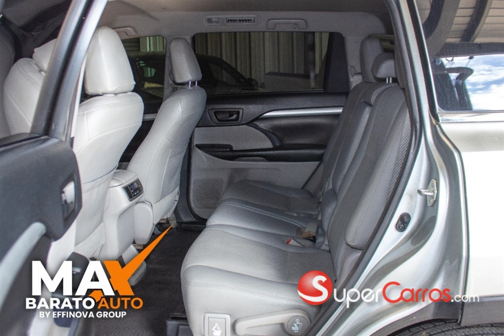 2017 Toyota Highlander LE — foto 6 / 12