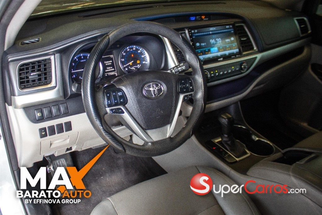2017 Toyota Highlander LE — foto 9 / 12