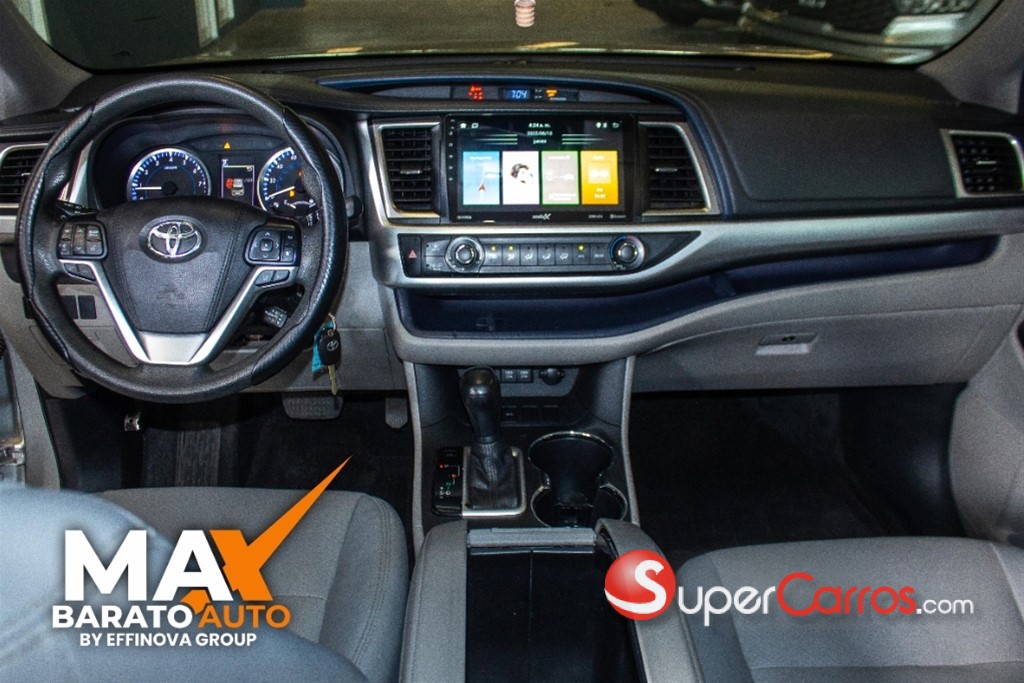 2017 Toyota Highlander LE — foto 10 / 12