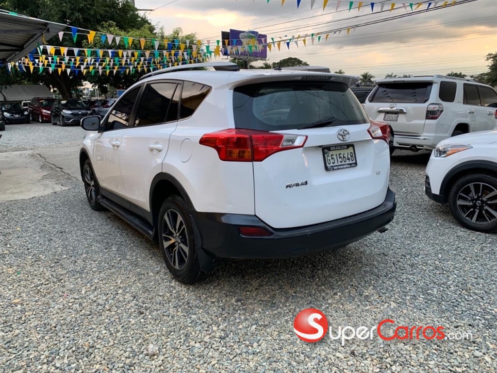 2015 Toyota RAV4 LE — foto 3 / 9