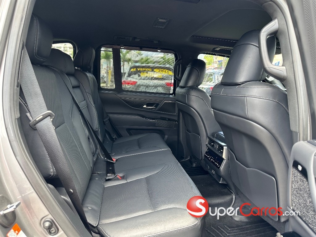2022 Lexus LX 600 Luxury Armormax — foto 8 / 10