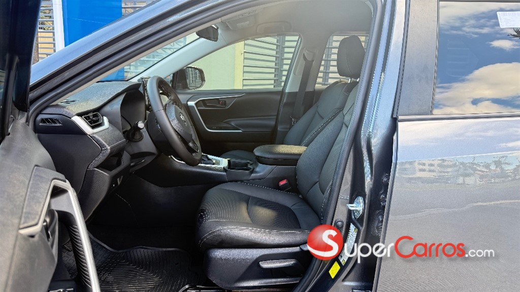 2021 Toyota RAV4 LE PLUS — foto 4 / 10