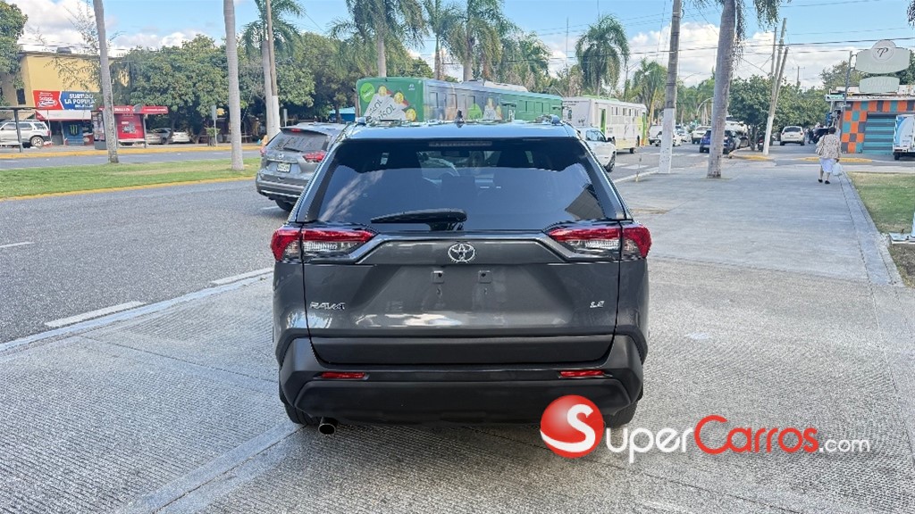 2021 Toyota RAV4 LE PLUS — foto 9 / 10