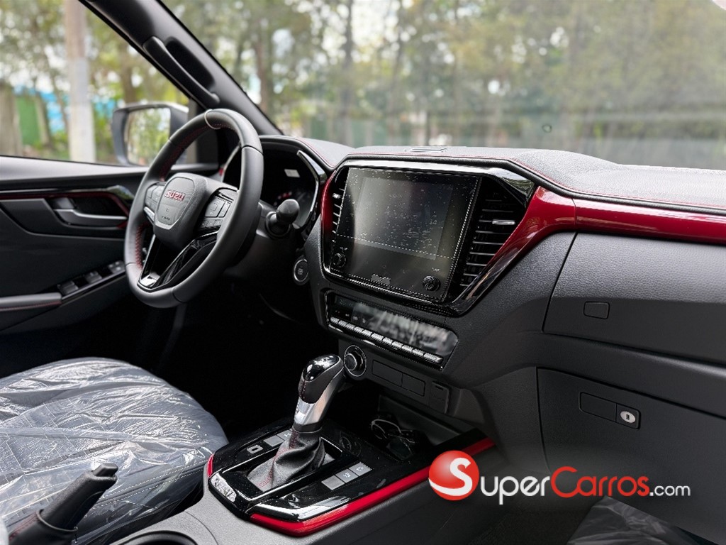 2026 Isuzu DMAX GT Limited Edition — foto 9 / 10