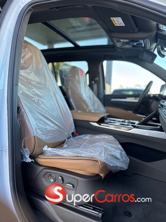 2026 Cadillac Escalade Luxury Short — foto 5 / 12