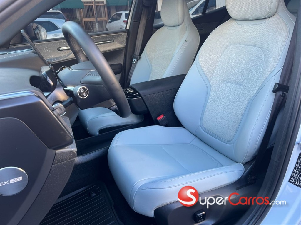 2025 Volvo EX30 ULTRA — foto 5 / 10