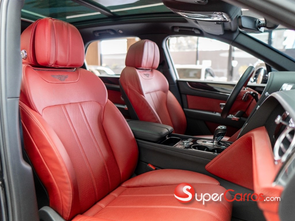2020 Bentley Bentayga — foto 7 / 11